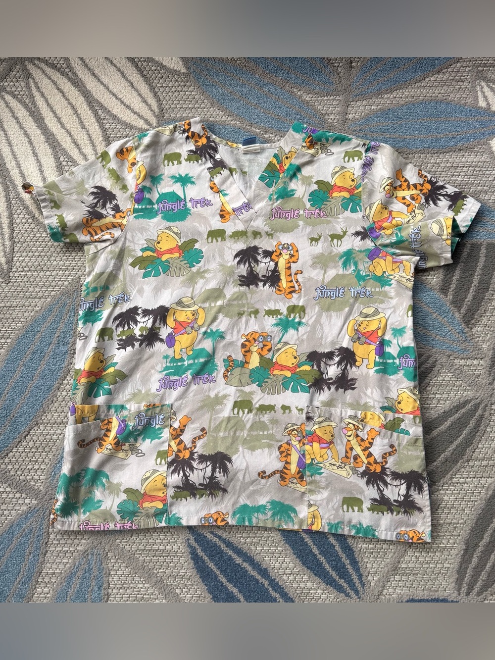 Disney Vintage Winnie The Pooh Jungle Trek Fun Women’s Scrub Top Size Large